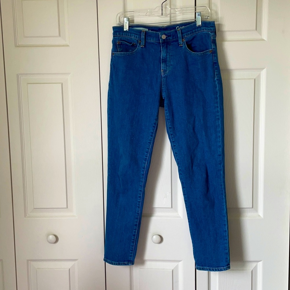 GAP jeans. Stretch fit, girlfriend cut. Size 28.